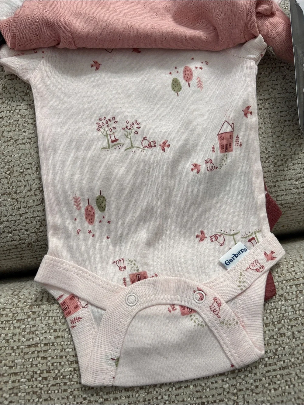 NWT 6 Gerber Baby Girls Onesies NB and  1-3 pack Carters Onesies 3m